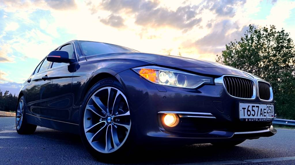 BMW 320i LUXURY 2012г., 160000км