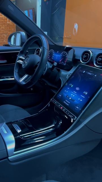 Mercedes C class W206-заменяем штатные воздуховоды на воздуховоды с подсветкой!