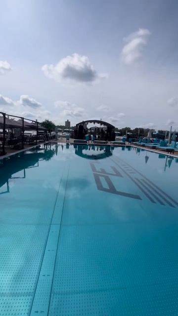 🏖️На Северном речном вокзале заработала пляжная зона с бассейнами🏖️