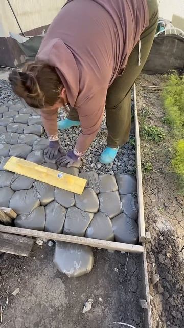 Самое главное в укладке таких дорожек #дорожки #цемент