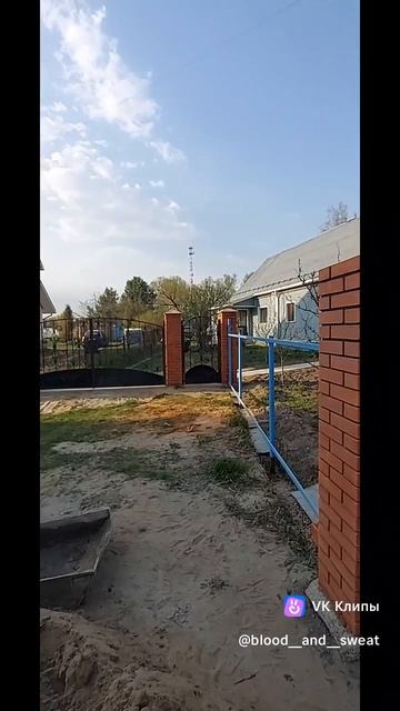 Кирпичные столбы для забора.