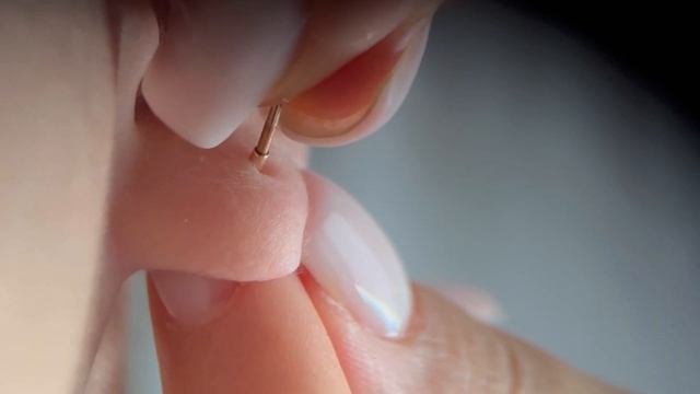 Золота Сережка Пірсинг з діамантом Diamond Aura