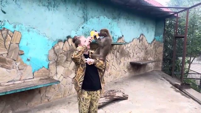 Люська ЖЖЕТ! Это настоящее ЭКШЕН видео!