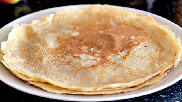 Карамельные блинчики с яблоками