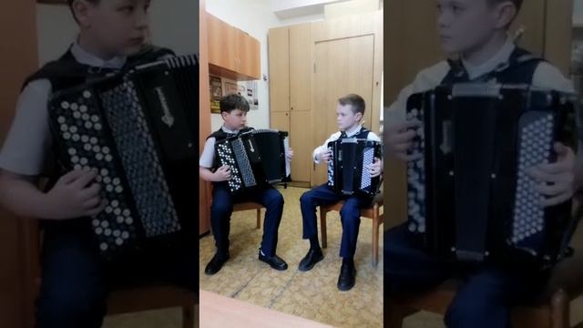 Дует ансамбль "Ах ты степь широкая" и "Кадриль"