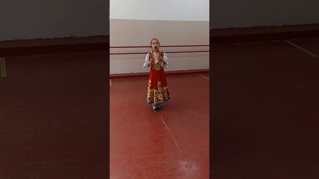 Русская народная песня "На горе - то калина"
исполняет  Анора Лопатина
ДШИ 1 класс