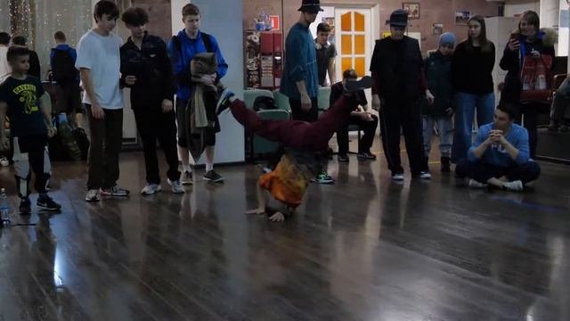 Powermove Bboy Феникс Vs Миша Берко - 