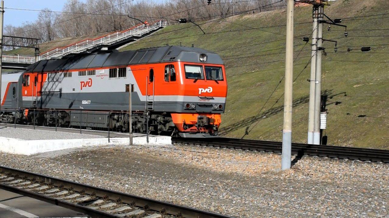 Тепловоз ТЭП70БС-187 с поездом "Калина красная".