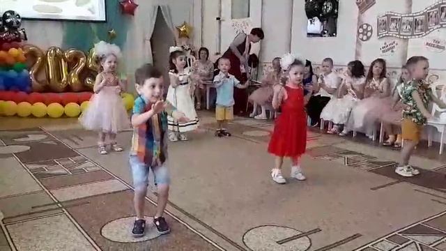 танец "Вечный двигатель мл гр