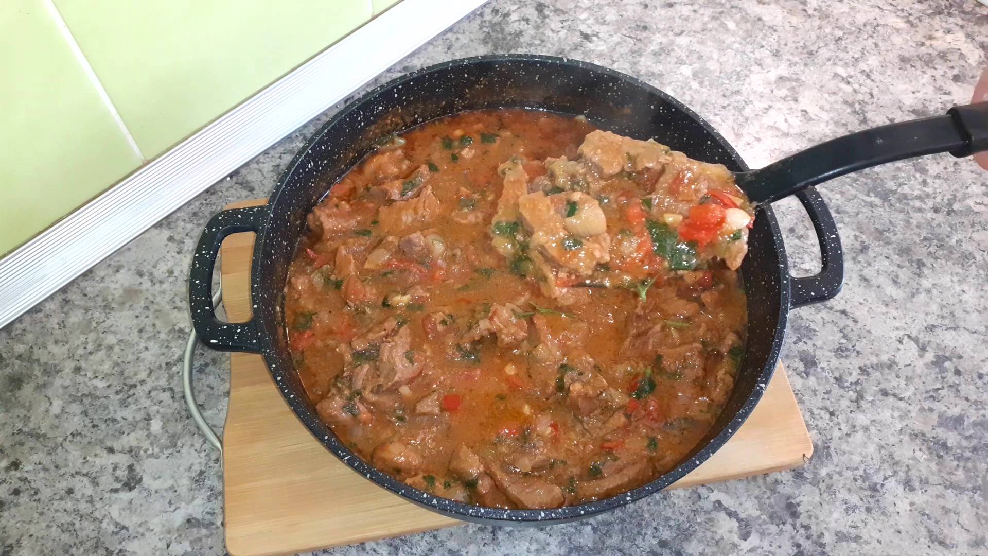 Чашушули — традиционное блюдо грузинской кухни, которое готовят из нежной говядины. Рецепт Чашушули