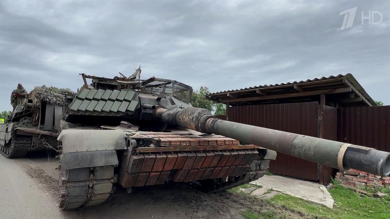 В Сумской области российские бойцы угнали два подбитых танка Abrams из-под носа украинских боевиков