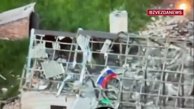 Российские бойцы поднимают флаги над освобожденными Строевкой и Гнатовкой