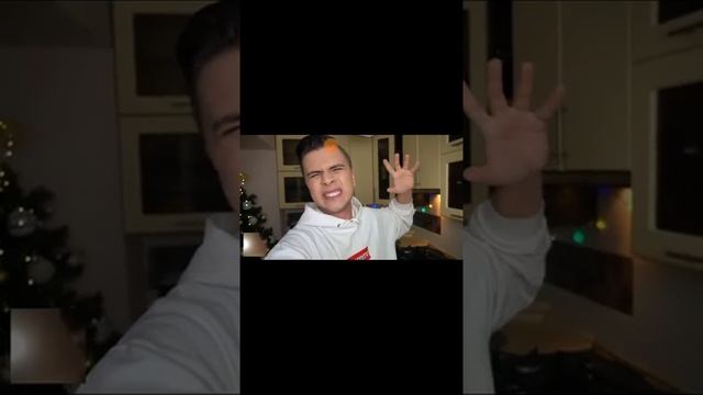 реакция 2 на видео СерГиоНис дед мороз с даркнет vs гринч *места нету*