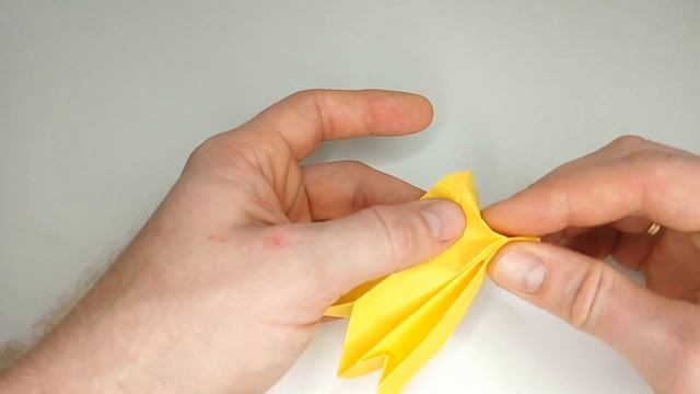Новогодняя снежинка из бумаги  Как сделать на новый год снежинки