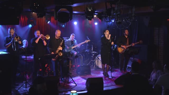 Яна Копачинская - «History Repeating» Propellerheads & Shirley Bassey