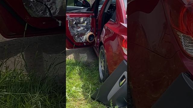 Замена штатных динамиков в Chevrolet Cruze на DL AUDIO GRYPHON 165SE