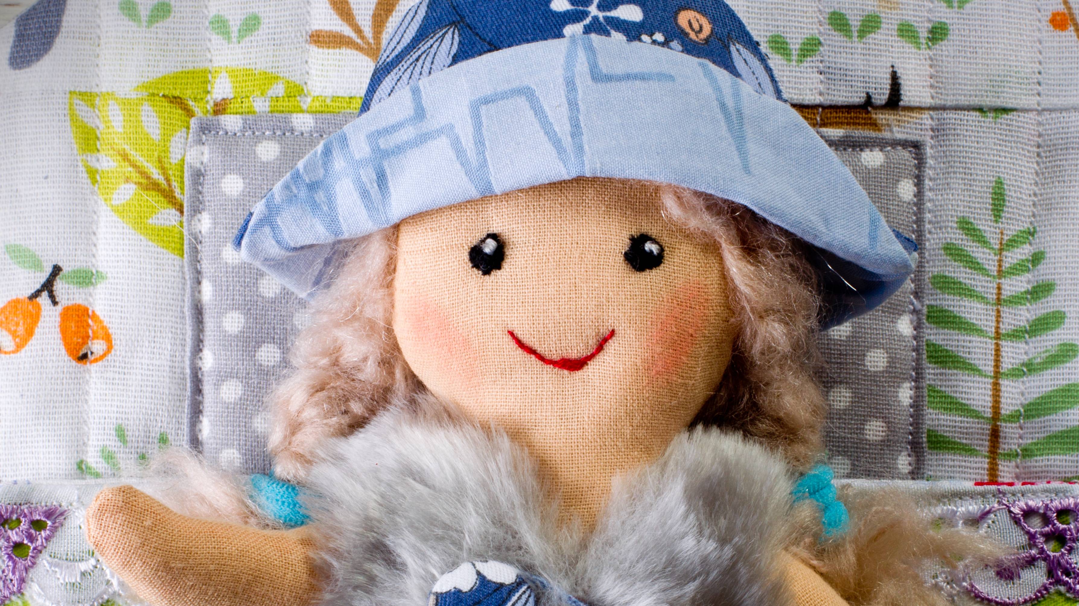 Кукла с домиком