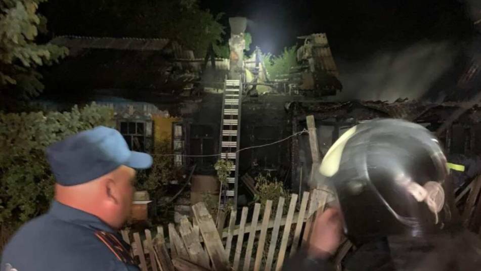 Бабушка и внучка погибли при пожаре в Приморье из-за неисправной проводки