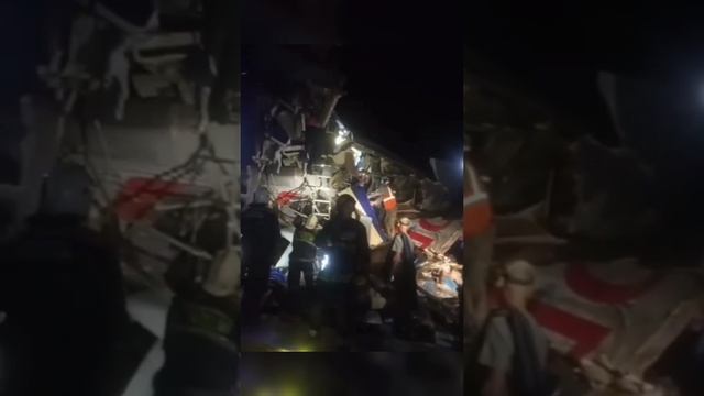 ❗️ Губернатор Брянской области Богомаз заявил, что обрушившийся на поезд мост был подорван.