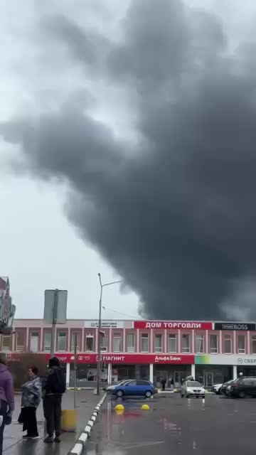 Покрышки нужны были, видимо, чтобы лучше горело.