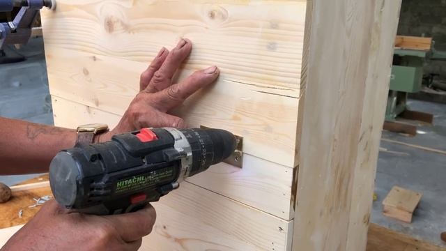 Attractive DIY ideas for reusing old wooden pallets // How to build outdoor floor storage cabinets,