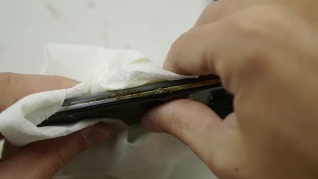 iPhone 12 vs Samsung Galaxy S20 in Piranha Acid Experiment! Will it Survive?