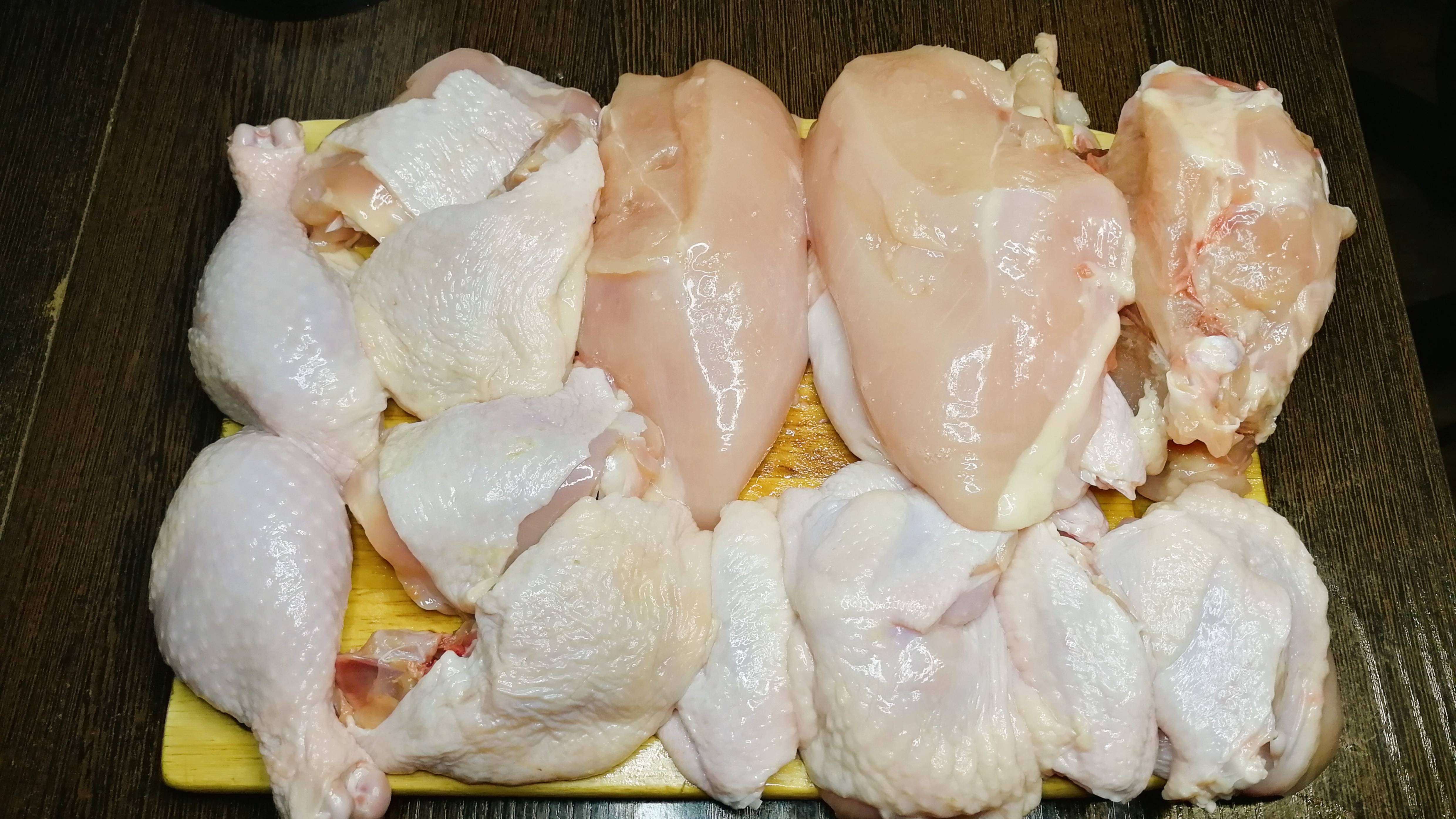 Как быстро и легко разделать курицу на части