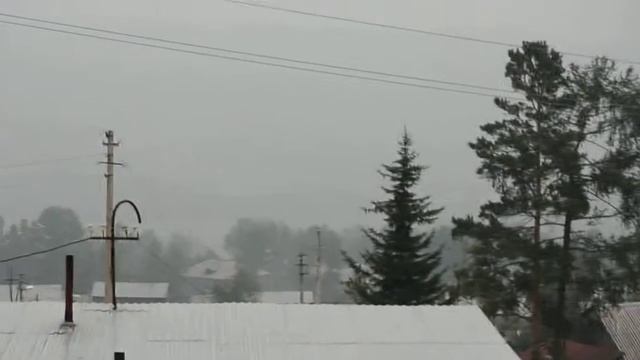 Железногорск-Илимский в дыму 火災での都市