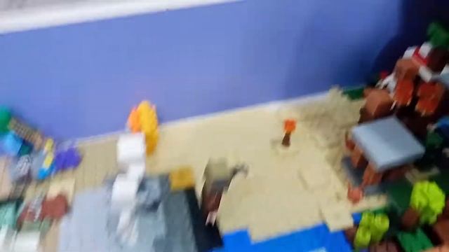 lego minecraft деревня жителей и набор, который я создал сам.