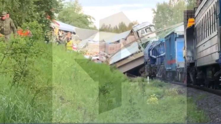 Пассажирка сошедшего с рельсов поезда под Брянском описала первые минуты ЧП