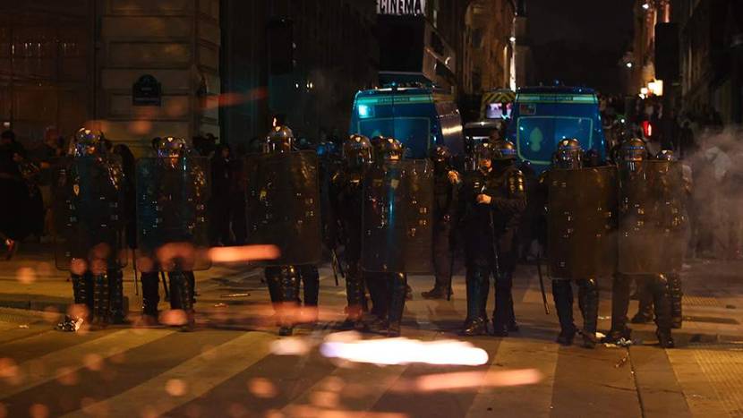 Во Франции два человека погибли из-за беспорядков футбольных фанатов