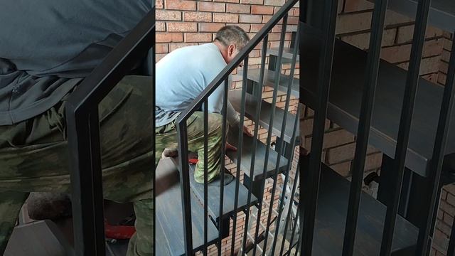 монтаж ступеней на второй этаж