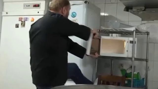 ХВАТИТ ВЫВОДИТЬ МЕНЯ