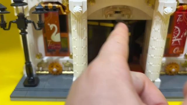 Карусельная дверь