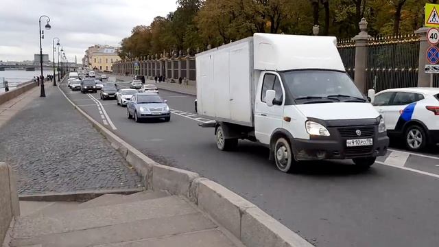 Дворцовая набережная и Летний сад