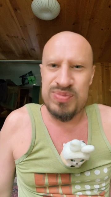 Красная кислая конфета
