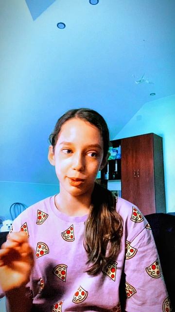 Ушла из школы
