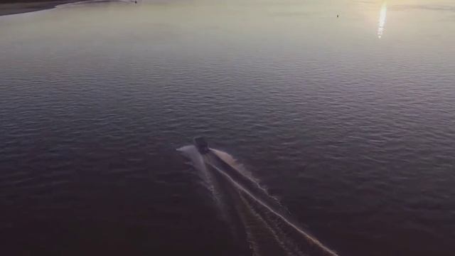 Автор слов песни об одноимённом городе и реке Печора — Виталий Кобец.