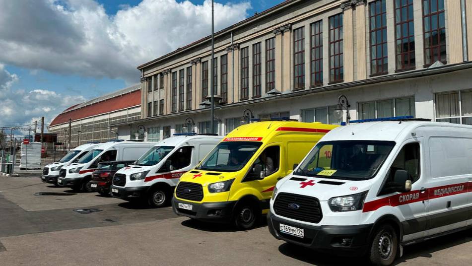 Поезд с пострадавшими при подрыве моста в Брянской области прибыл в Москву