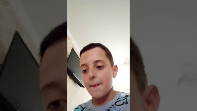 я уезжаю на дачу сегодня 😔