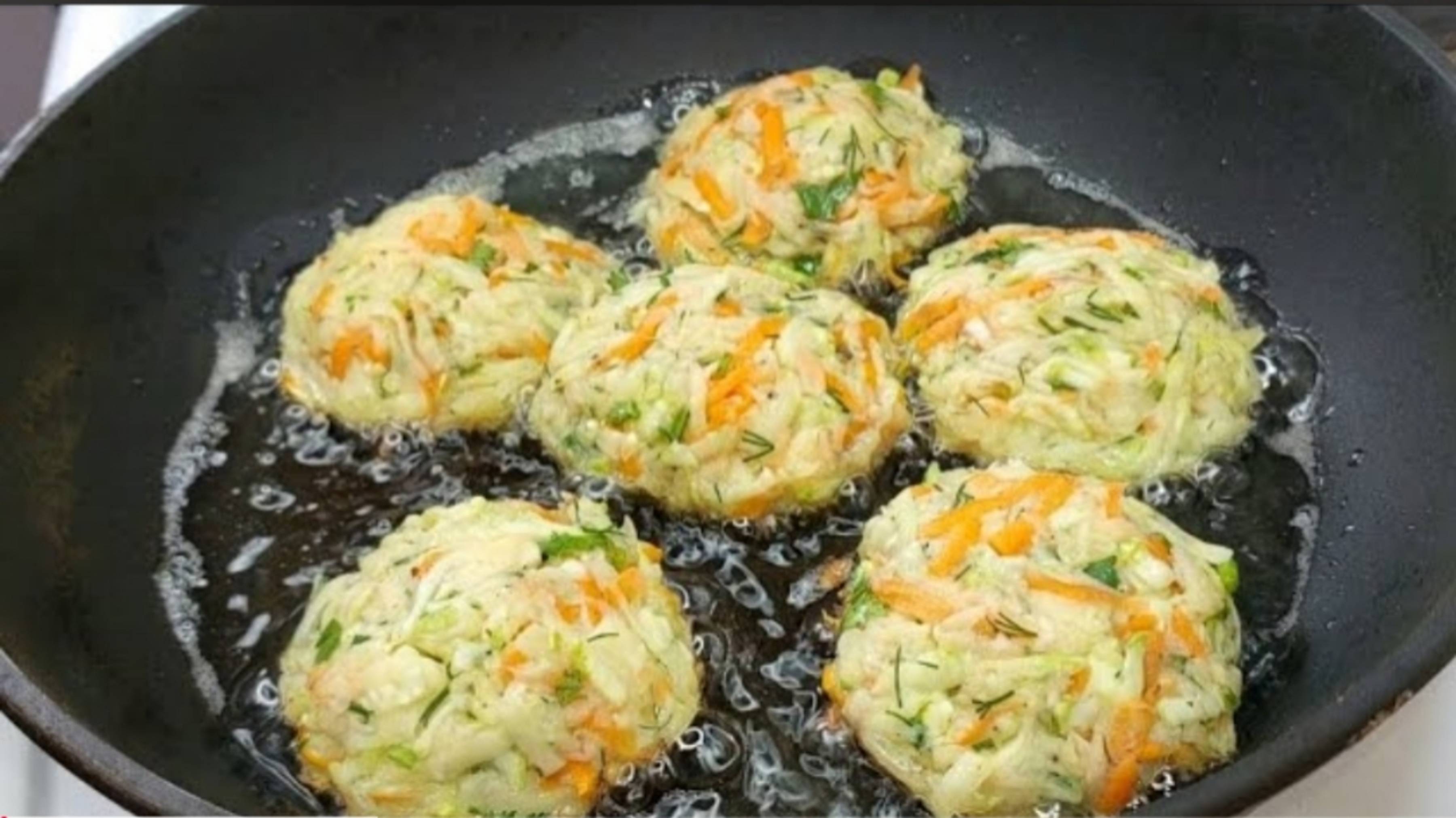 Картошка с кабачками вкуснее мяса! Простой и дешевый рецепт!