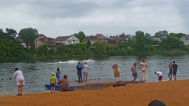 Пляж в пугачеве. Уже купаются