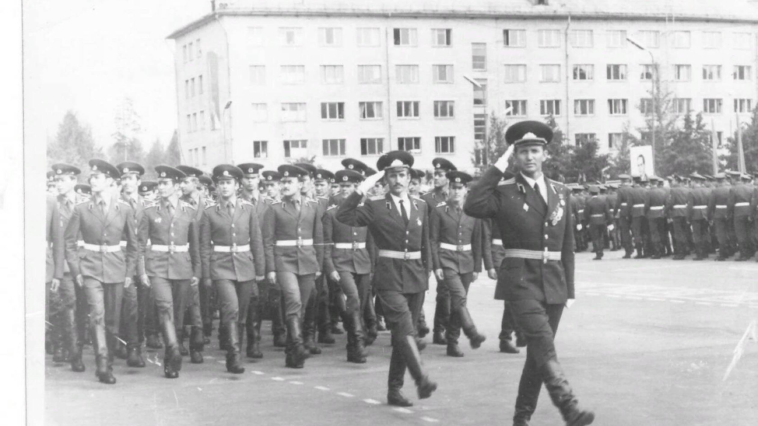 Офицеры. К 45-летию выпуска Рижского ВВПКУ