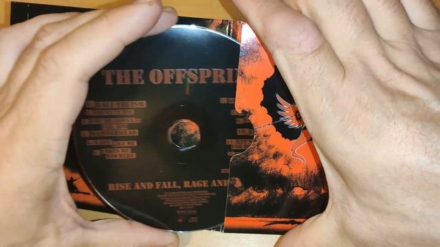 Обзор оформления CD альбома The Offspring - Rise and Fall, Rage and Grace