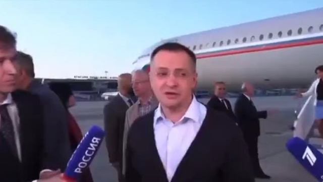 Кадры прибытия российской делегации в Стамбул для переговоров с Украиной.