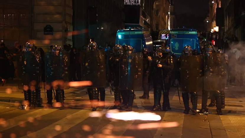 Во Франции два человека погибли из-за беспорядков футбольных фанатов