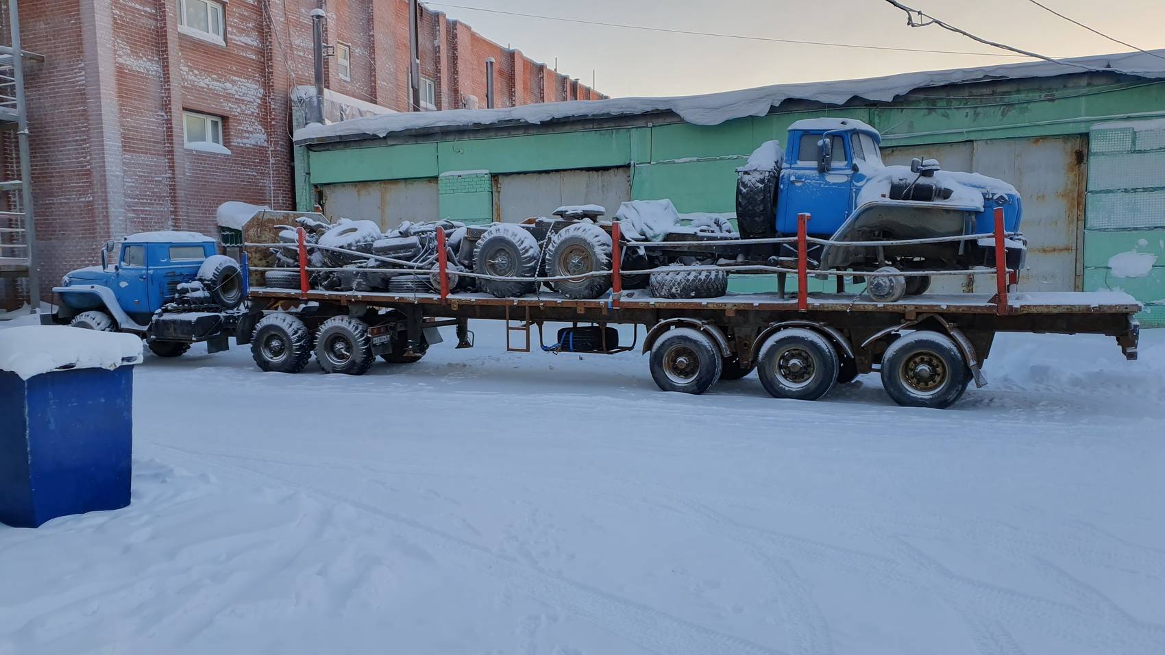 Продам: с/т Урал + п/прицеп НЕФАЗ-93341 + с/т Урал + запчасти ! ОТС!