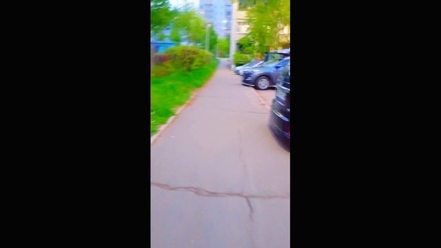 чо во дворе делает ТРАКТОР