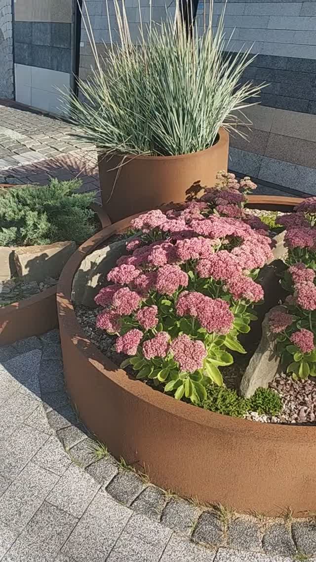 Клумбы из кортеновской стали