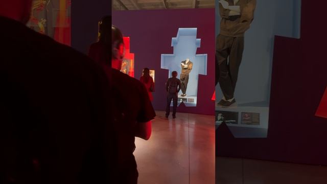 Мы увидели хронику рождения легенды в тринадцати залах, посвященных жизни и творчеству Виктора Цоя